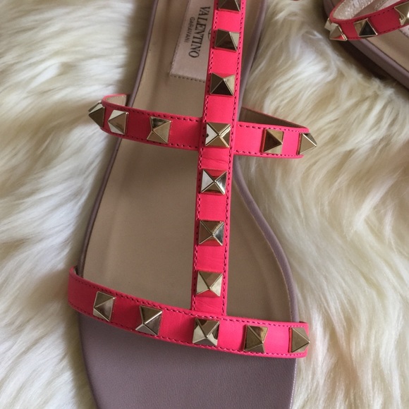 💥🎉👏SOLD ON PAYPAL🎉💥Valentino Rockstud sandals - Picture 3 of 4