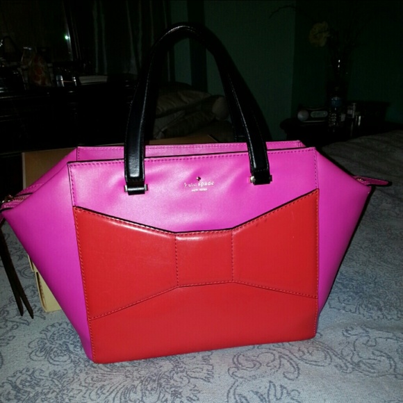 🎉HOST PICK🎉10/13 Kate spade 2 park Avenue purse