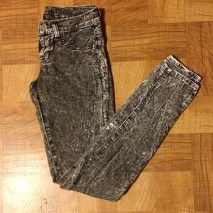 Low-Rise Super Skinny Jeggings