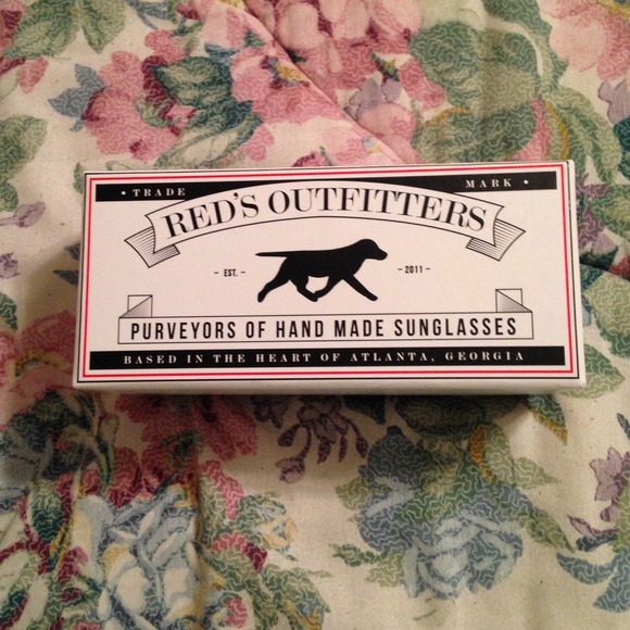 💕Red's Outfitters Sunglasses NWT💕 - Picture 4 of 4