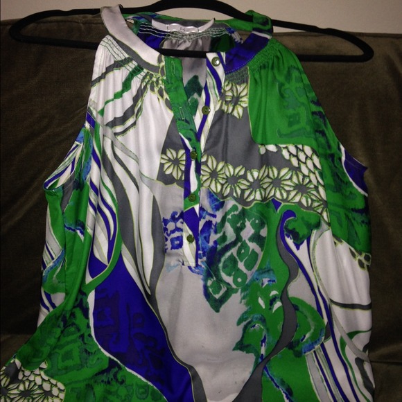 Beautiful Top - Picture 1 of 3