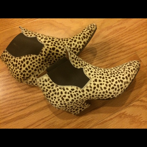 Acne studios Alma leopard pony hair ankle boots - Picture 3 of 4