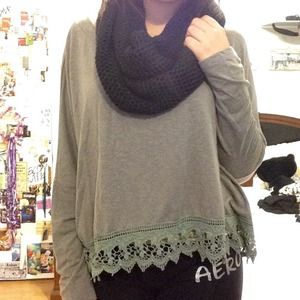 🍂Gray sweater with crochet detailing🍂