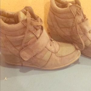 Tan tennis shoe/heels