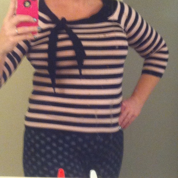 Host Pick!!Pink and black sweater - Picture 2 of 3