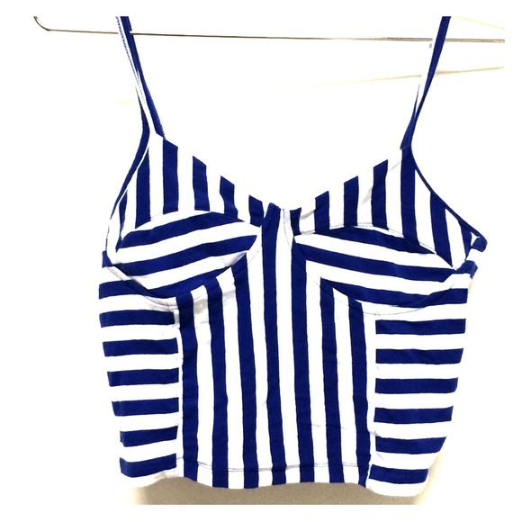Adorable cropped blue and white stripped tank