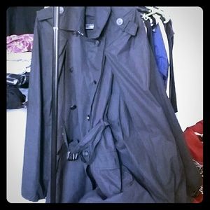 Max studio cape trench !!