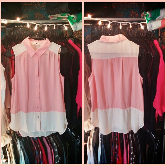 one clothing Tops - Sleeveless button up!