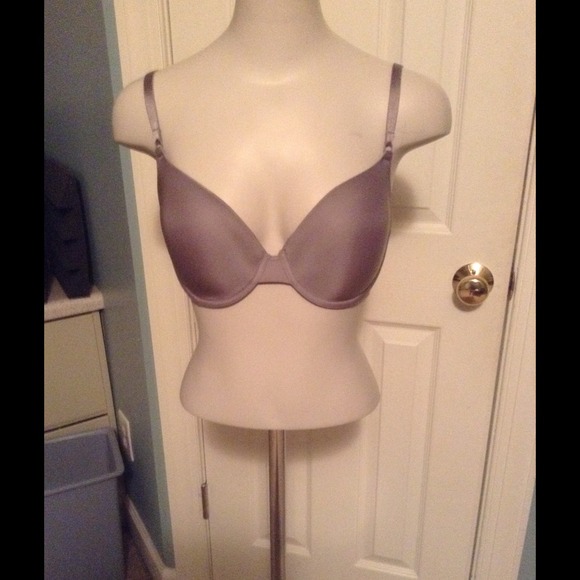 32DD VS Bra
