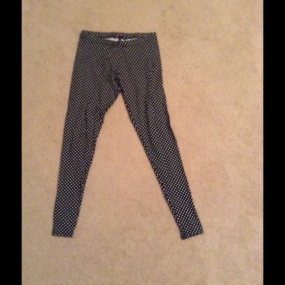 VS Black and White Leggings