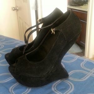 Privileged Heelless Peeptoe