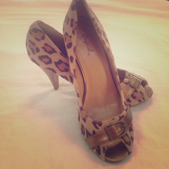 Peep toe heels