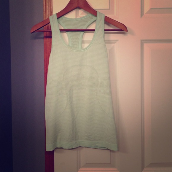 Lulu top ⚡️SALE⚡️