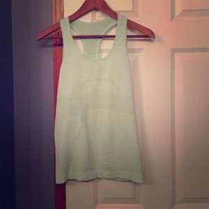 Lulu top ⚡️SALE⚡️