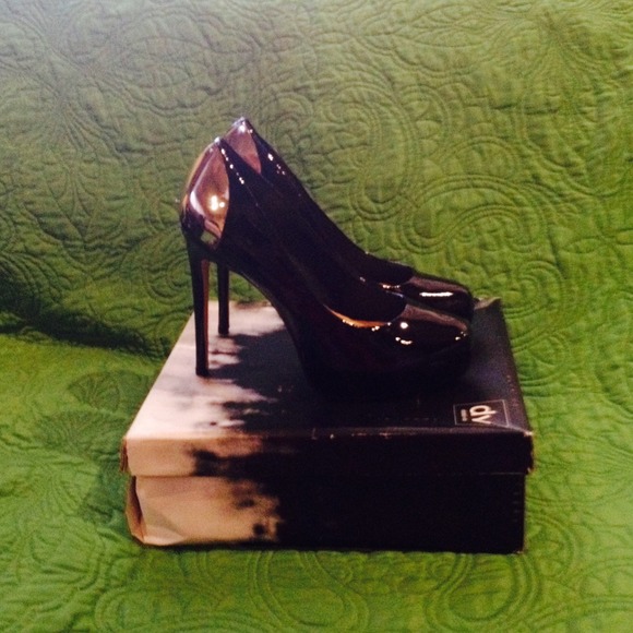 Dolce Vita Shoes - 6 in heel