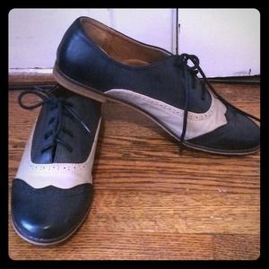Black&tan oxfords