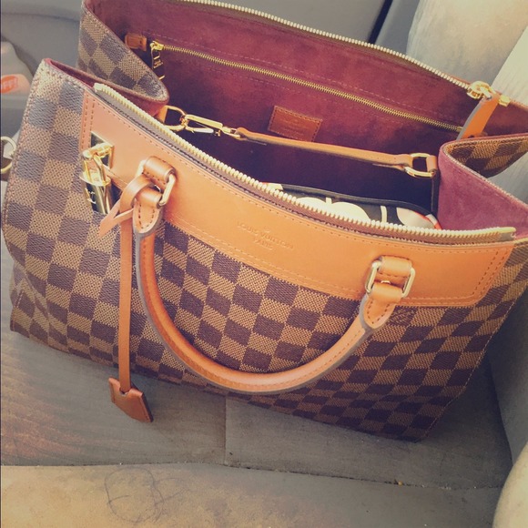 OFFICIALLY SOLD! 💁🏼