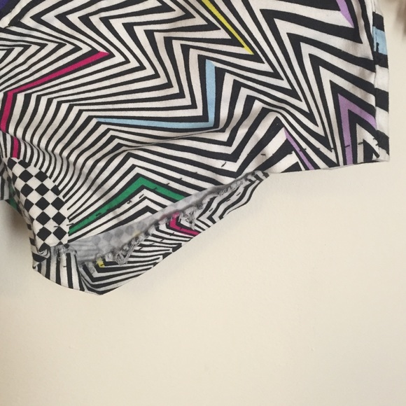 Color-Block Patterned Shorts - Picture 3 of 3