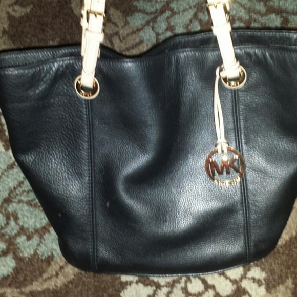 SOLD♡♡Michael kors hand bag **was 160**