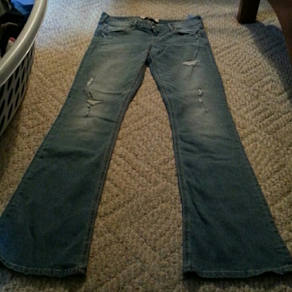 NWT Hollister distressed jeans