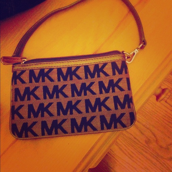 Michael Kors wristlet