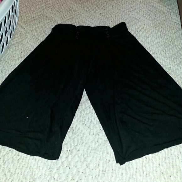 Black cloth gauchos