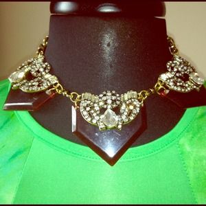 Sold !! In bundle Must have statement piece!