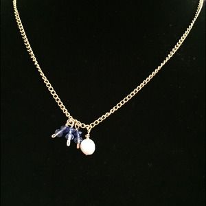 Pearl and swaroski neckaless