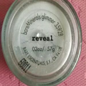 i.d. bareMinerals "Reveal" eyeshadow