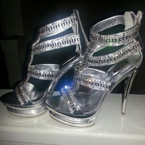 Heels  fit for a Diva!!! NEVER WORN