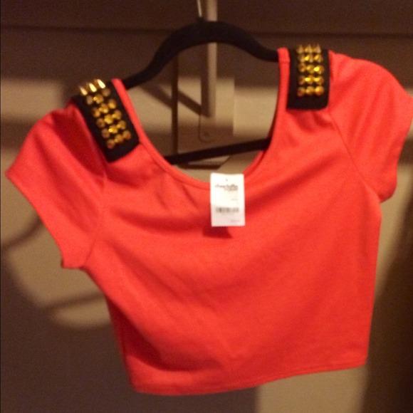 Spike stud top