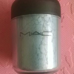 MAC "air-de-blu" eye-shadow