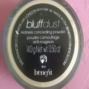 Benefit "bluff dust" face powder