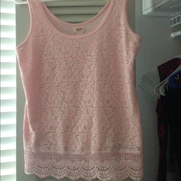 Detailed pink tank top
