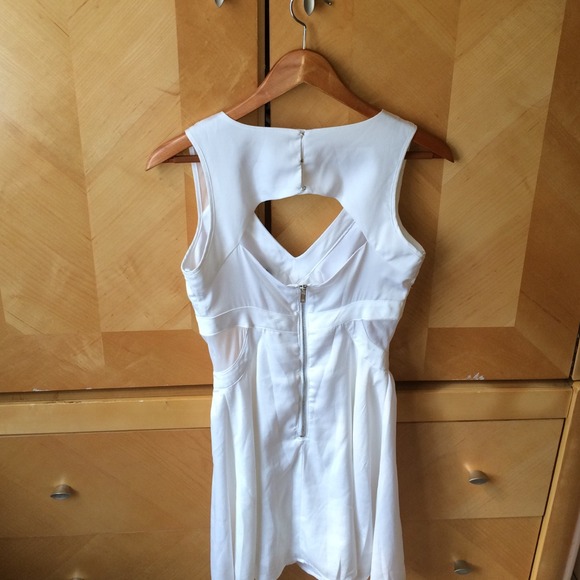XOXO Macy's White Mid Thigh Dress - Picture 3 of 4