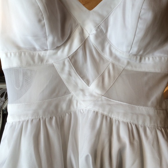 XOXO Macy's White Mid Thigh Dress - Picture 4 of 4