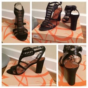 Amazing pair of Via Spiga shoes!!