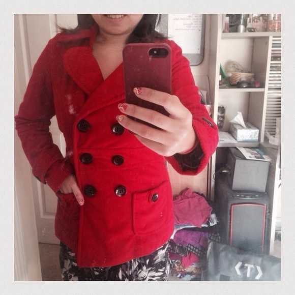 Bright red coat - Picture 3 of 3