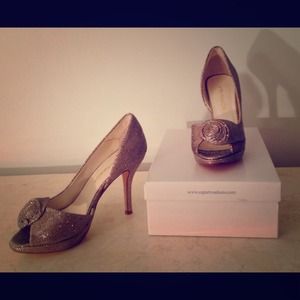 Caparros Baldwin Champagne Sparkle Heels size 10