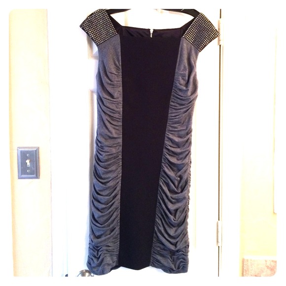 Beautiful grey & black dress dress by Laundry.