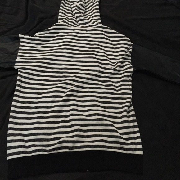 Sweat shirt - Picture 3 of 3