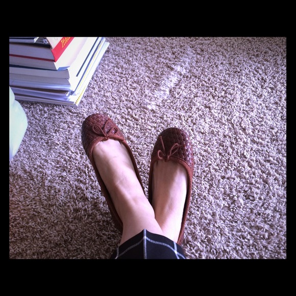 ☺️sweet cute brown weave flat shoes