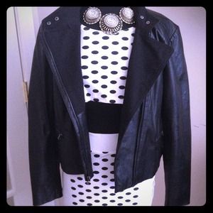Black and white outfit. 2 pc