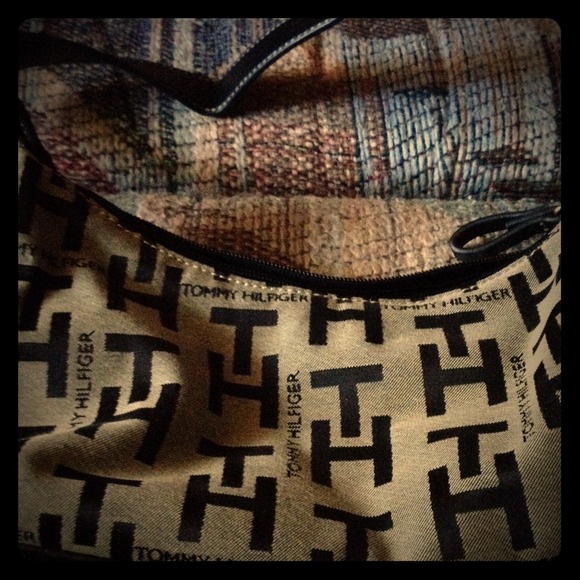 Small Gray TH purse - Picture 1 of 1