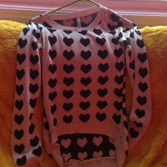 A long sleeved sweater like shirt