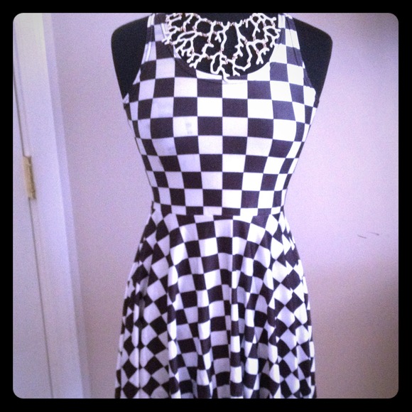 Black and white flare dress too cute!