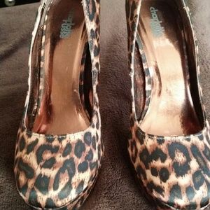 *Excellent Condition Cheetah Print Heels