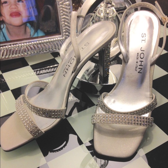 🔱ST. JOHN SWAROVSKI  HEELS 🔱
