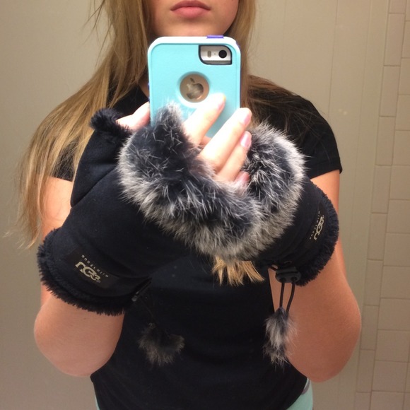 Ugg Black Fingerless Gloves