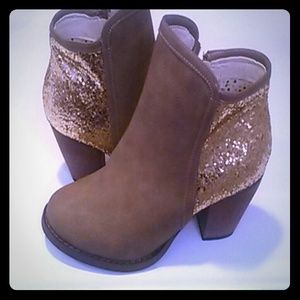 Dark Beige glitter booties